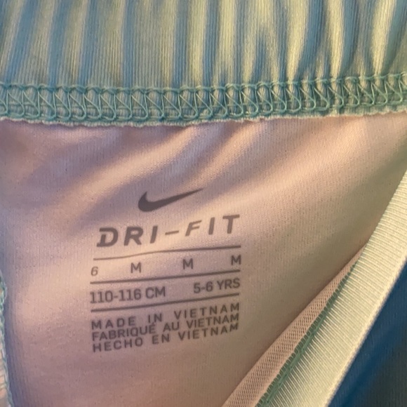 2 piece girls Nike Set - Picture 5 of 5